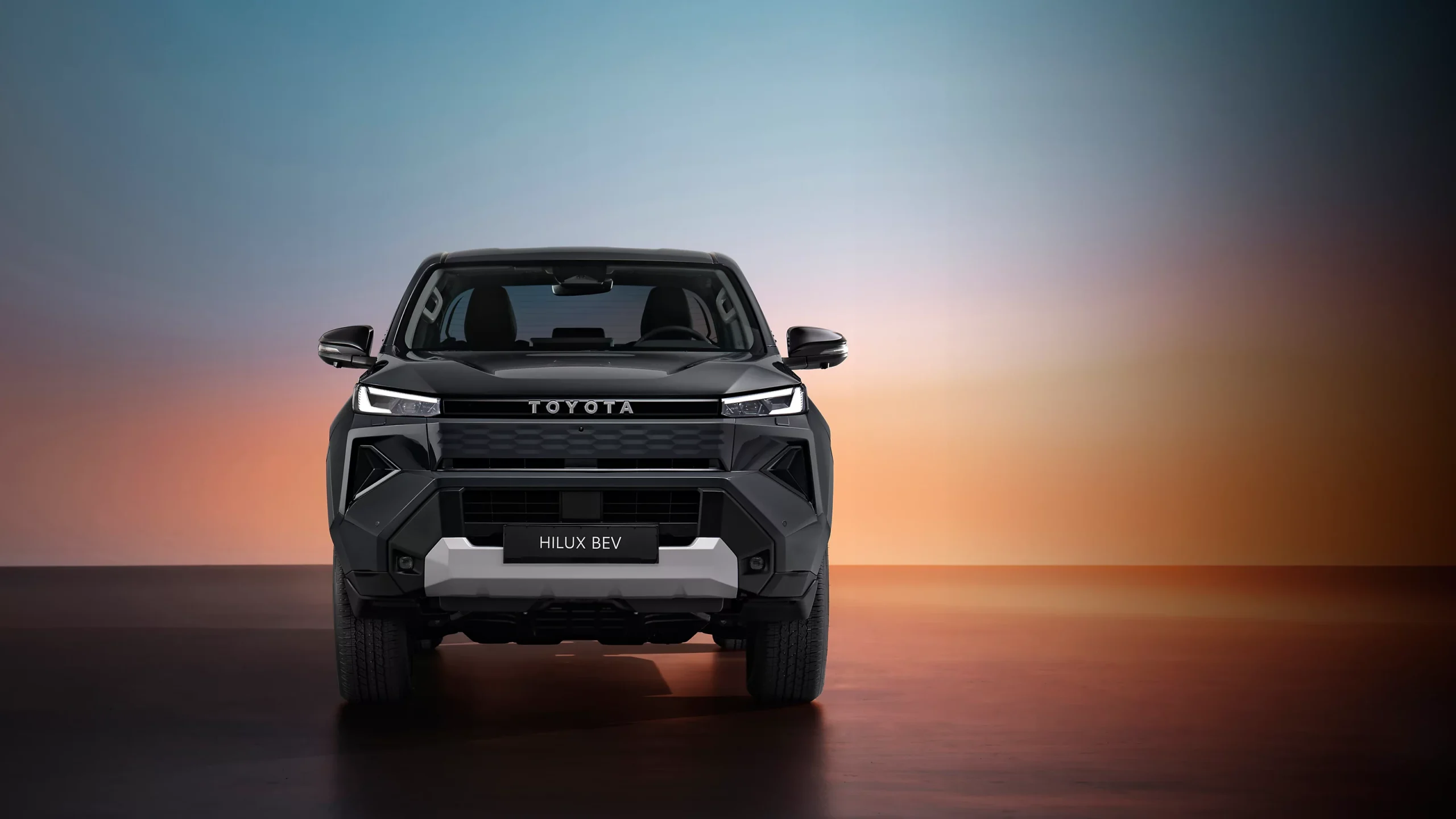 Toyota Hilux szemből landing oldali kép